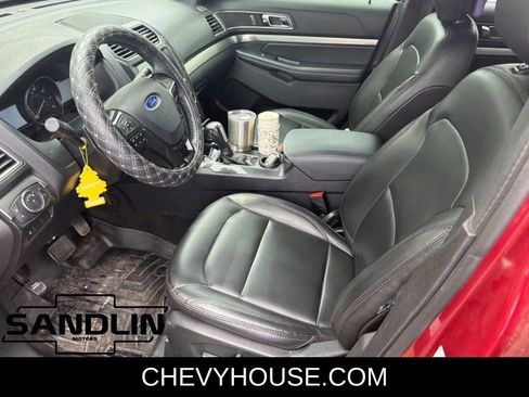 Used 2019 Ford Explorer XLT w/ Equipment Group 202A image 4