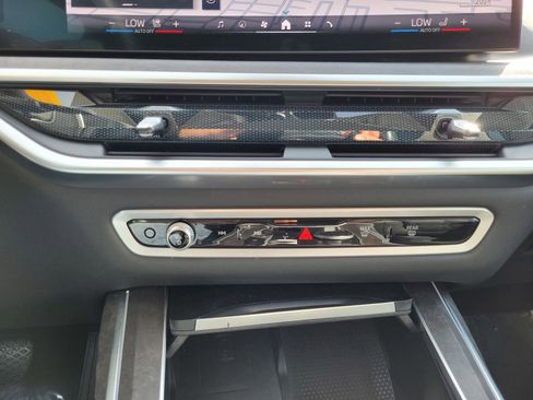 Certified 2024 BMW X7 xDrive40i image 27