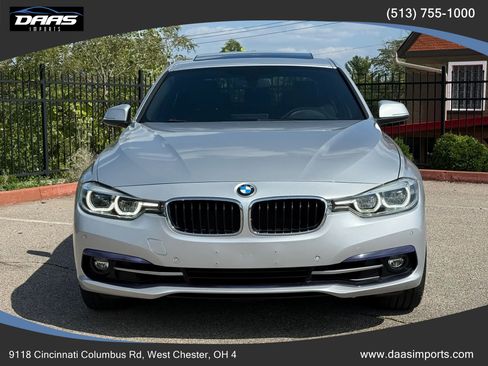 Used 2018 BMW 330i xDrive Sedan AWD/4WD image 2