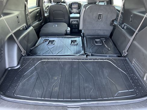 Used 2024 Chevrolet Traverse RS AWD/4WD image 22