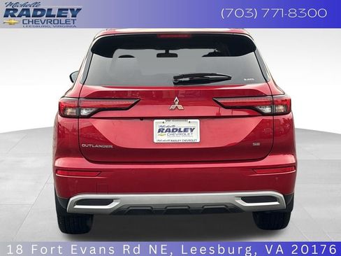 Used 2023 Mitsubishi Outlander SE image 4
