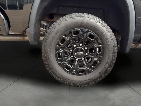 Used 2022 Chevrolet Silverado 2500 LTZ w/ LTZ Plus Package AWD/4WD image 11