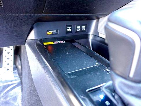 Certified 2025 Toyota Camry SE FWD image 22