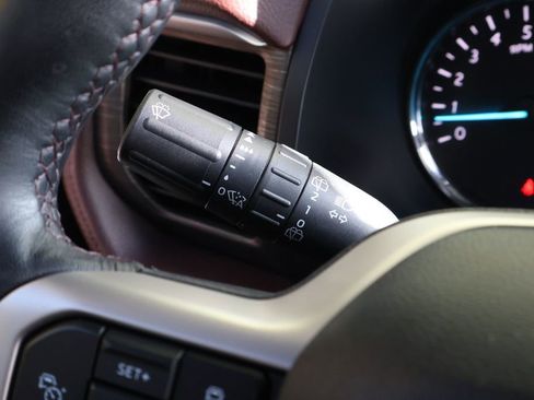 Used 2024 Ford Expedition Limited image 24