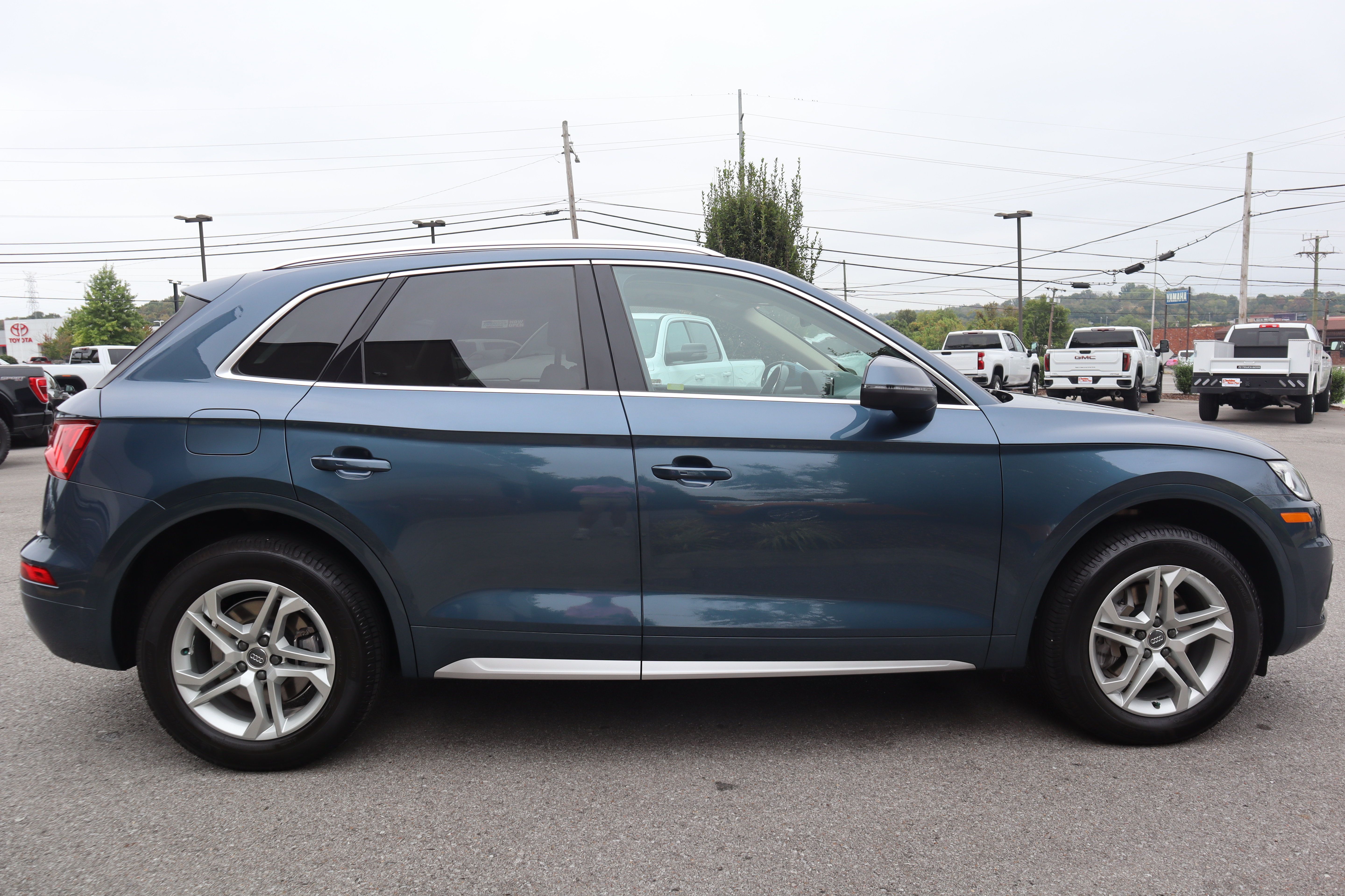 Used 2018 Audi Q5 2.0T Premium Plus w/ Premium Plus Package AWD/4WD image 6