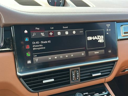 Used 2023 Porsche Cayenne image 15