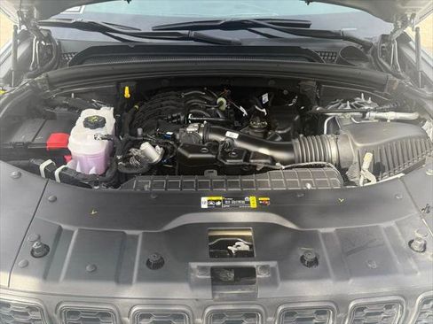 Certified 2025 Jeep Grand Cherokee Limited w/ Black Appearance Package RWD image 32