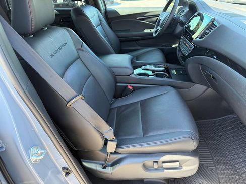 Used 2024 Honda Passport Black Edition image 16