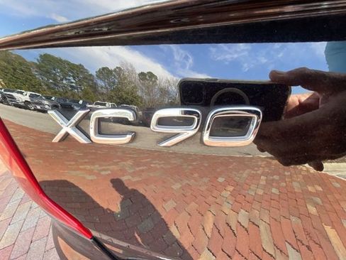 Used 2023 Volvo XC90 B6 Ultimate w/ Protection Package Premier image 17