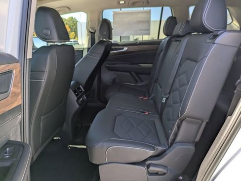 New 2026 Volkswagen Atlas SE image 16
