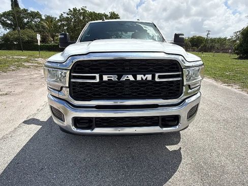 Used 2023 RAM 2500 Tradesman w/ Chrome Appearance Group AWD/4WD image 7
