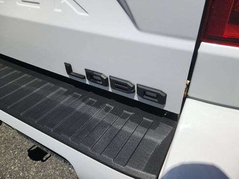 Used 2025 Ford Maverick Lobo AWD/4WD image 14