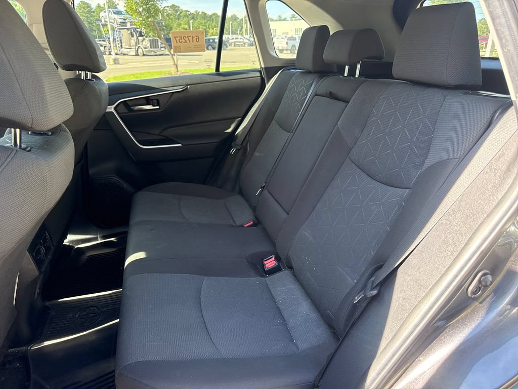 Used 2021 Toyota RAV4 XLE w/ XLE Grade Weather Package AWD/4WD image 32