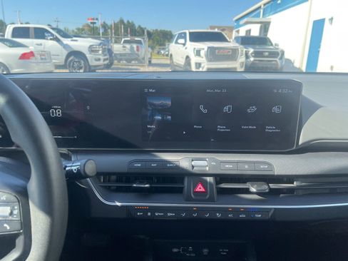 Used 2025 Kia K4 LXS image 9