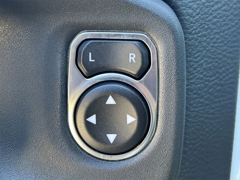 Used 2023 Jeep Wrangler Unlimited Sahara w/ Cold Weather Group image 30