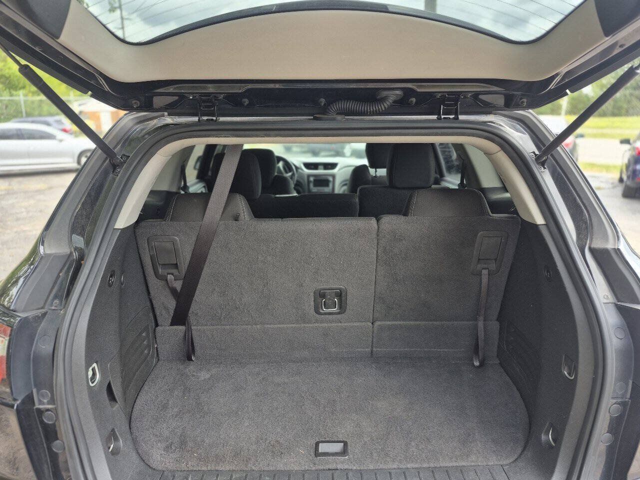 Used 2017 Chevrolet Traverse LT AWD/4WD image 8