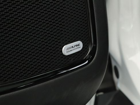 Used 2024 Jeep Compass Latitude w/ Sun and Sound Group image 8