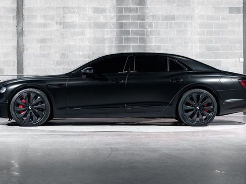 Used 2022 Bentley Flying Spur Plug-In Hybrid image 6