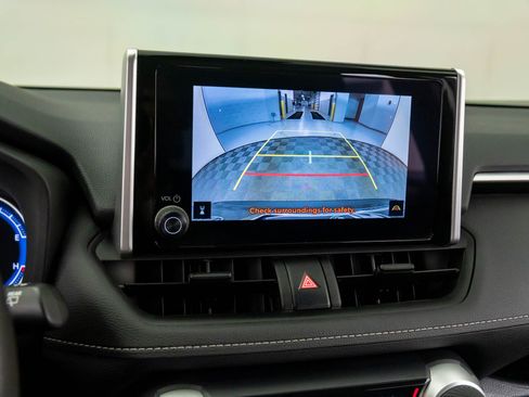 Used 2025 Toyota RAV4 LE image 25