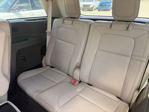 Used 2023 Lincoln Aviator Reserve w/ Equipment Group 201A RWD image 28