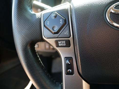 Used 2019 Toyota Tacoma SR5 AWD/4WD image 28