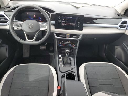 New 2026 Volkswagen Taos SE FWD image 12
