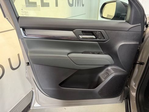 New 2026 GMC Terrain AT4 w/ Convenience Package III AWD/4WD image 8