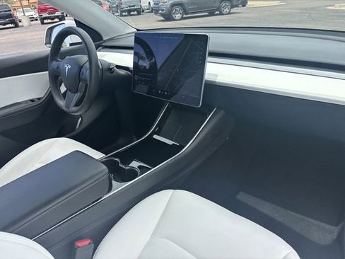 Used 2021 Tesla Model Y Long Range AWD/4WD image 12