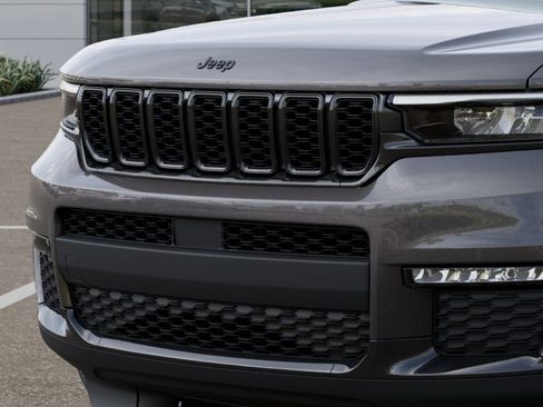 New 2025 Jeep Grand Cherokee L Limited w/ Trailer Tow Package AWD/4WD image 13