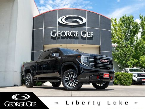 Used 2025 GMC Sierra 1500 AT4 w/ Technology Package AWD/4WD image 1