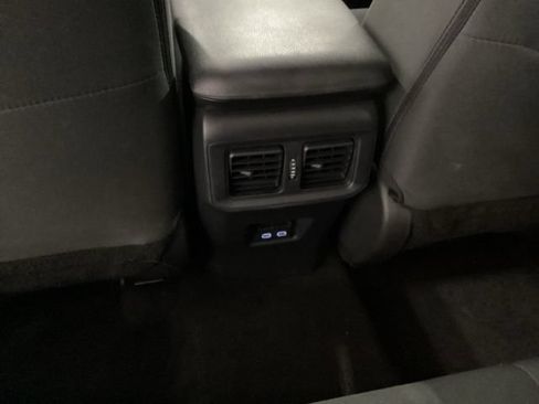 Used 2025 Toyota RAV4 XLE AWD/4WD image 13