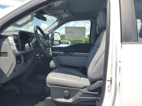 New 2026 Ford F250 XL w/ XL Chrome Package image 16