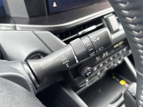 New 2026 Subaru Outback Touring XT image 18