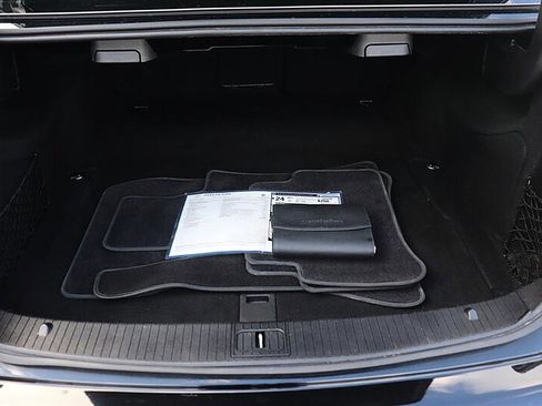 Used 2014 Mercedes-Benz E 350 Sedan image 28