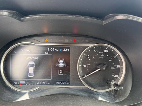 Used 2020 Nissan Versa SV image 14