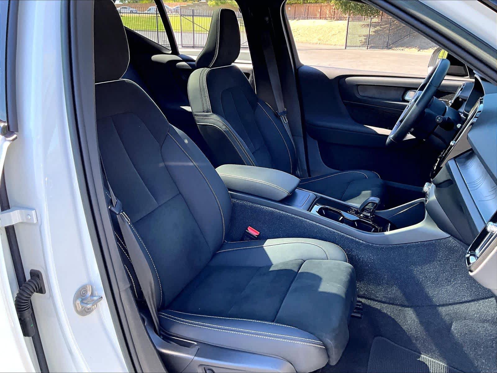 Used 2023 Volvo XC40 Recharge Ultimate AWD/4WD image 10