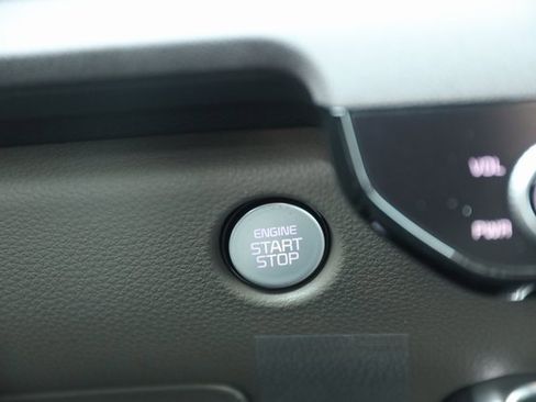 New 2025 Kia Carnival EX image 7