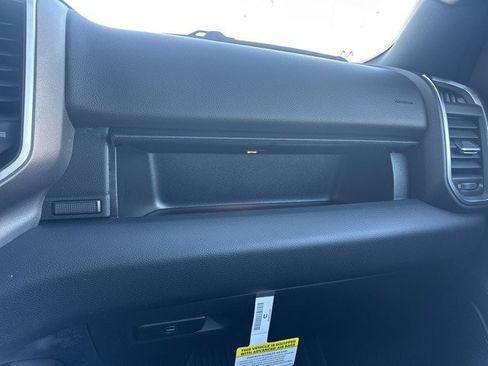 New 2026 RAM 1500 4x4 Crew Cab image 23