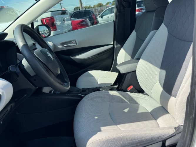 Used 2020 Toyota Corolla LE FWD image 19