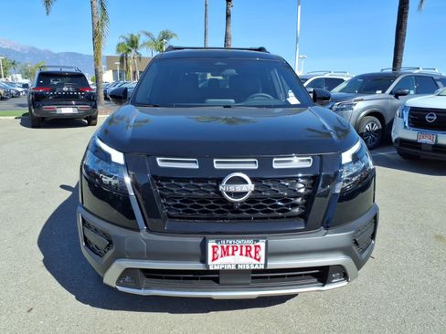 New 2025 Nissan Pathfinder Rock Creek image 2