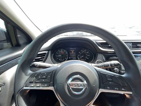 Used 2018 Nissan Rogue Sport SV FWD image 13