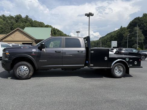 New 2026 RAM 3500 Big Horn w/ Laramie Trim Package AWD/4WD image 3