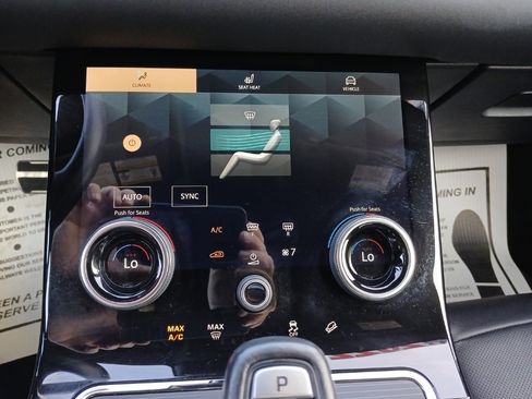 Used 2022 Land Rover Range Rover Evoque R-Dynamic SE image 17