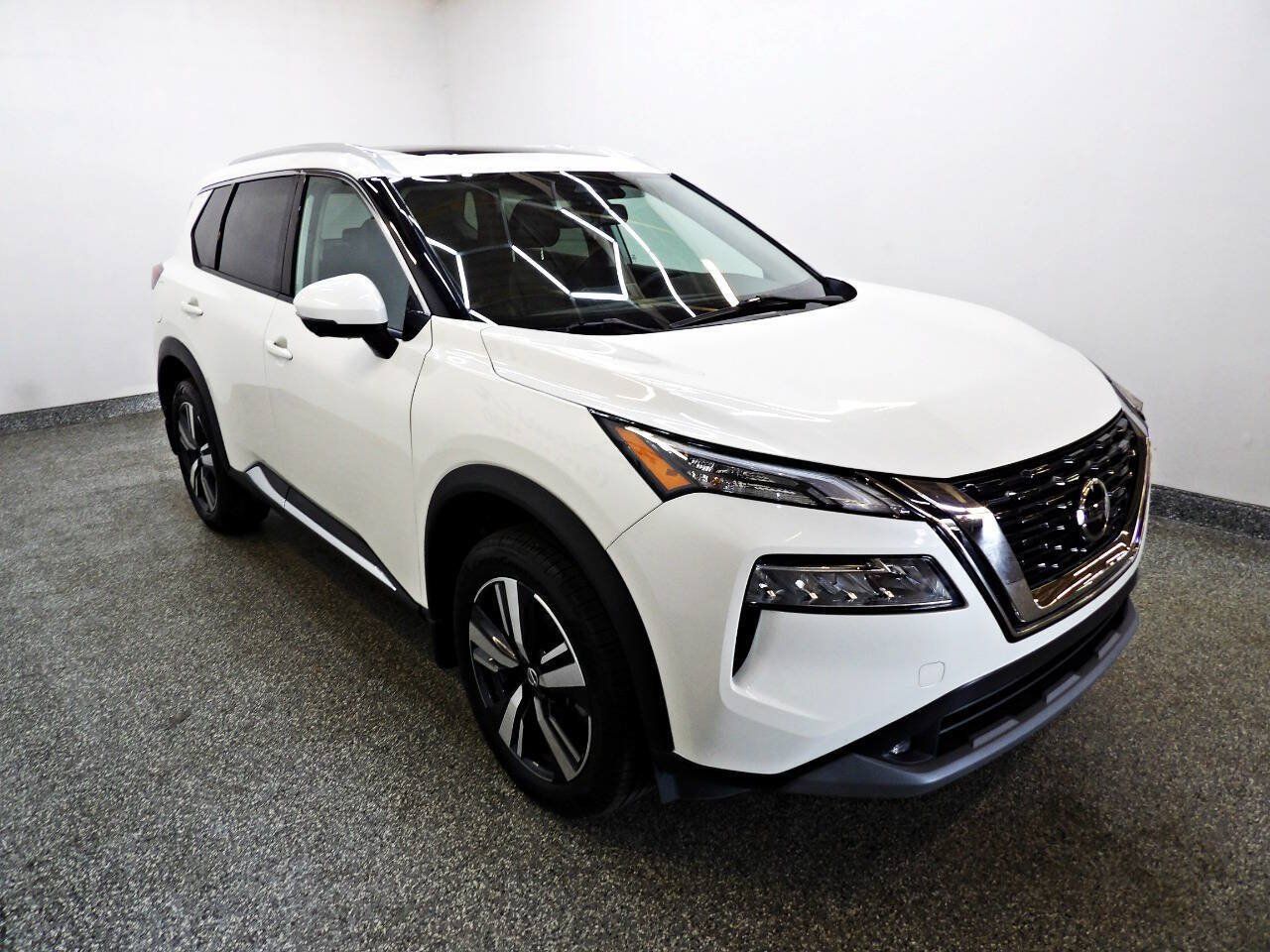 Used 2021 Nissan Rogue SL AWD/4WD image 3