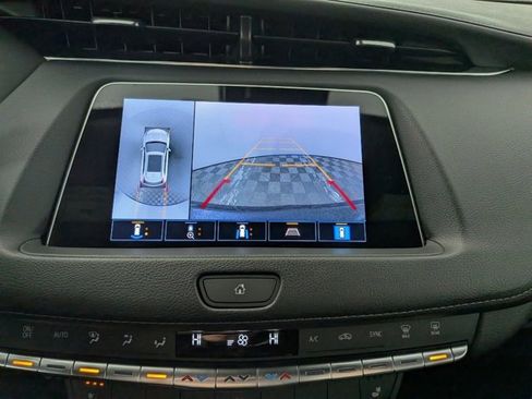 Certified 2022 Cadillac XT4 Premium Luxury w/ Enhanced Visibility Package image 5