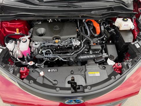 Used 2025 Toyota Sienna XLE AWD/4WD image 30