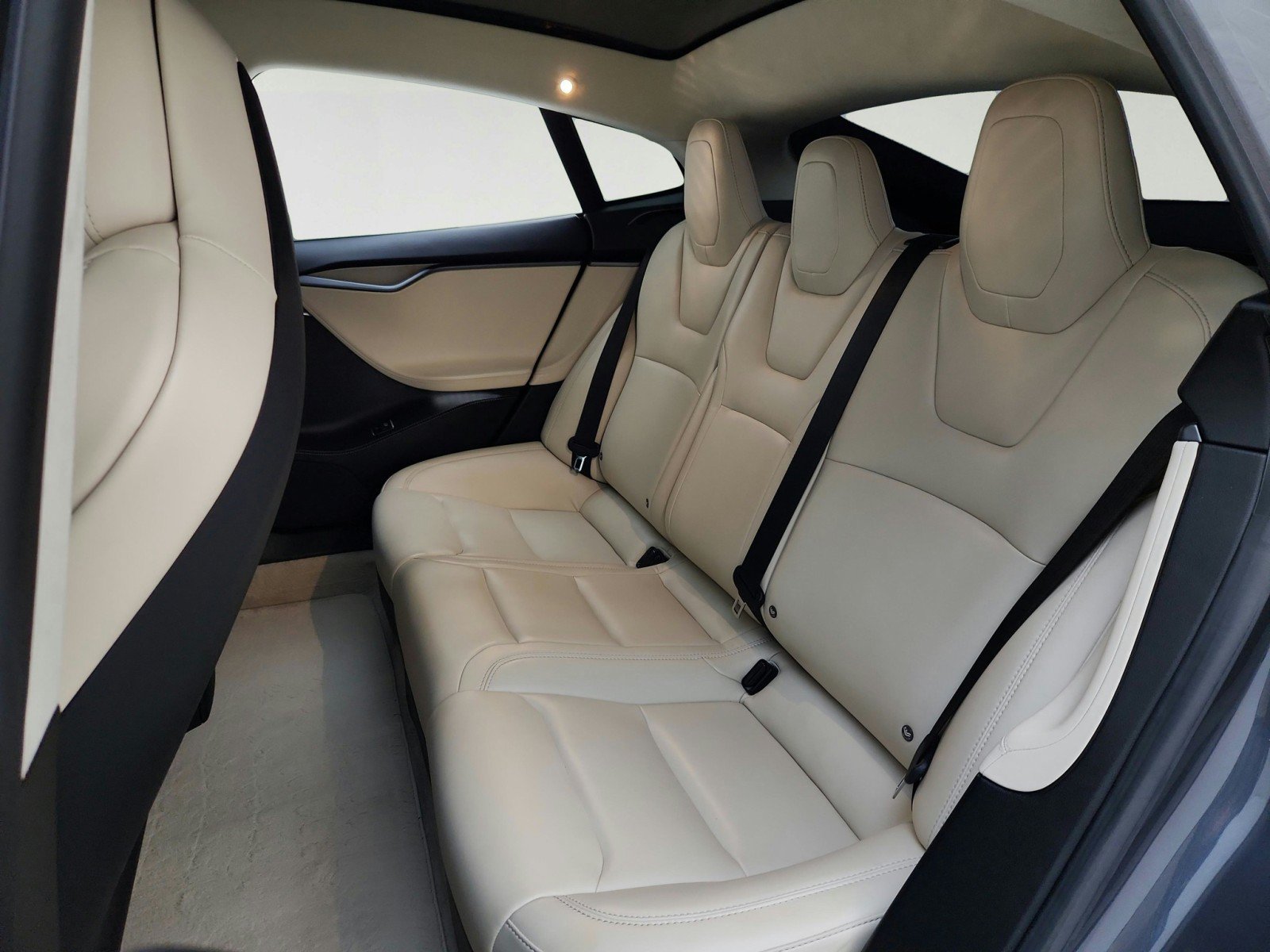 Used 2019 Tesla Model S Performance AWD/4WD image 25