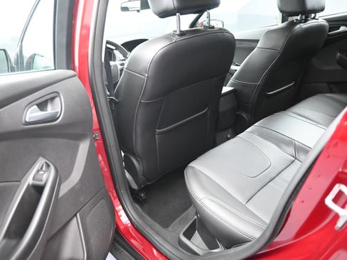 Used 2014 Ford Focus SE w/ Equipment Group 201A FWD image 25