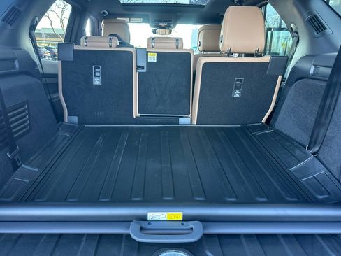 New 2026 Land Rover Discovery Limited Edition image 27