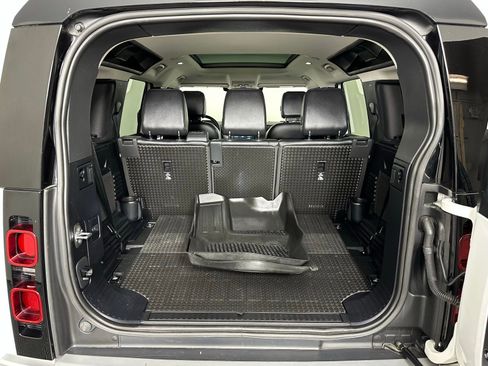 Used 2023 Land Rover Defender 110 S AWD/4WD image 31